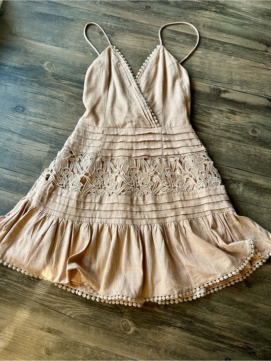 Selfie Leslie Dresses & Skirts - Selfie Leslie Lace & Pleated Spaghetti Strap Dress in Peachy Tan
